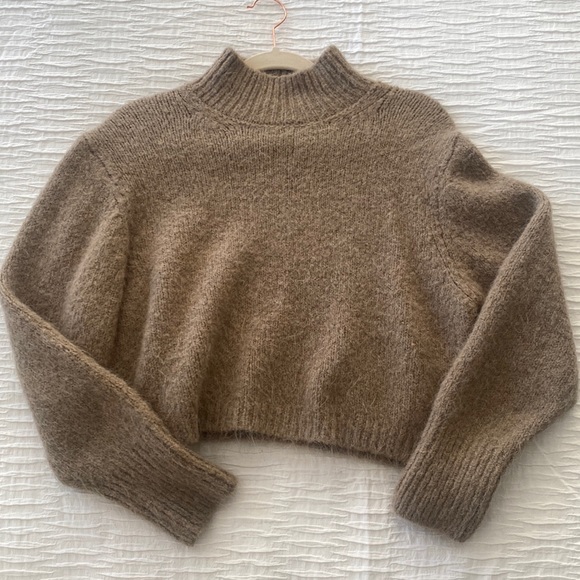 Zara Sweaters - Zara Cropped Sweater